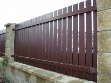 Plaňkové hliníkové ploty