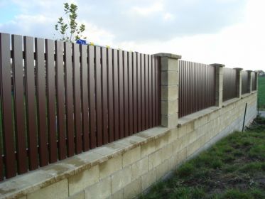 Plaňkové hliníkové ploty