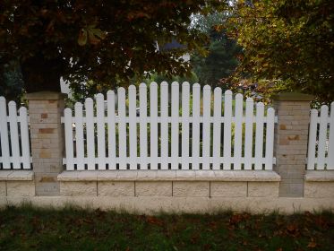 Plaňkové hliníkové ploty