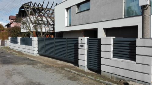 Okenicové (lamelové) hliníkové ploty