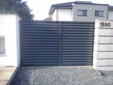 Okenicové (lamelové) hliníkové ploty