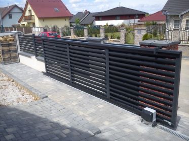 Okenicové (lamelové) hliníkové ploty