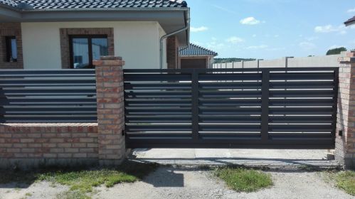 Okenicové (lamelové) hliníkové ploty