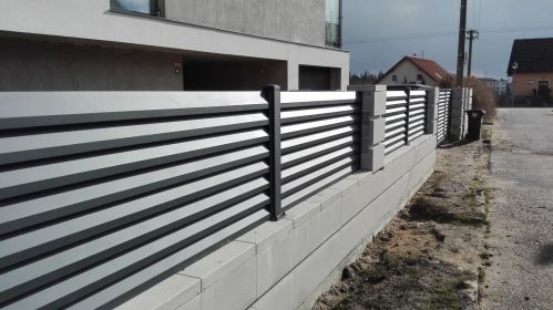 Plné hliníkové ploty bez průhledu