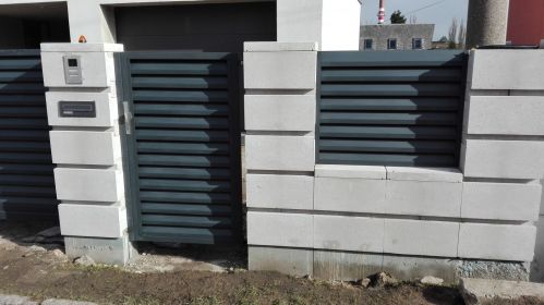 Plné hliníkové ploty bez průhledu