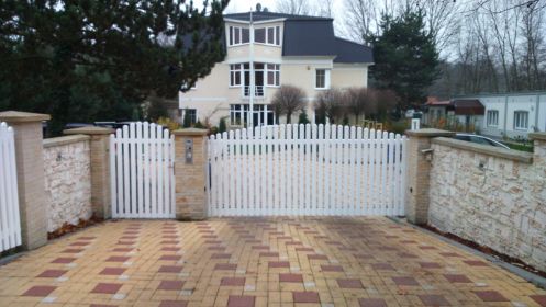 Hliníkové samonosné brány