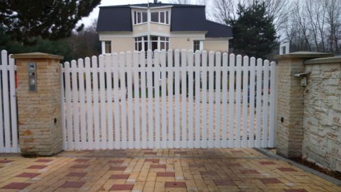 Hliníkové samonosné brány