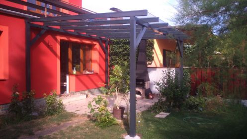 Pergoly, stříšky a garážová stání