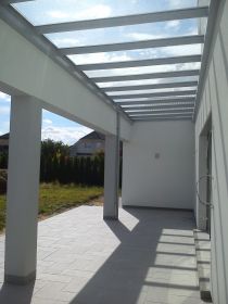 Pergoly, stříšky a garážová stání