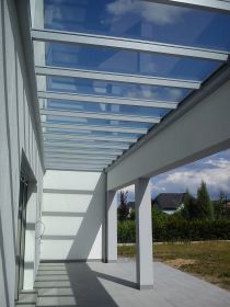 Pergoly, stříšky a garážová stání