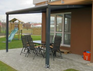 Pergoly, stříšky a garážová stání