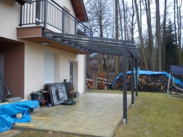 Pergoly, stříšky a garážová stání