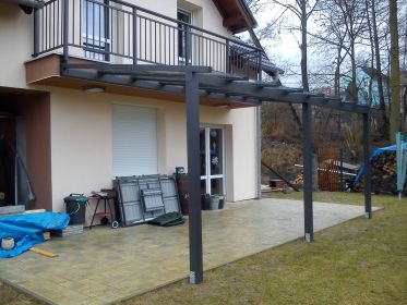 Pergoly, stříšky a garážová stání