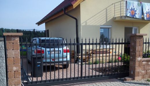 Samonosné posuvné brány