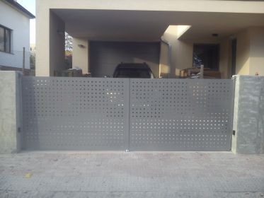 Křídlové hliníkové brány