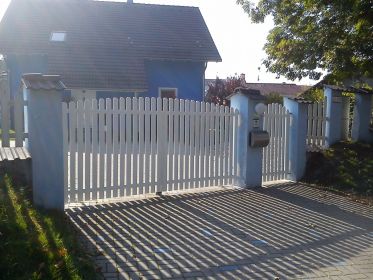 Křídlové hliníkové brány