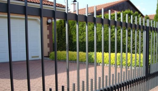 Tyčové hliníkové ploty